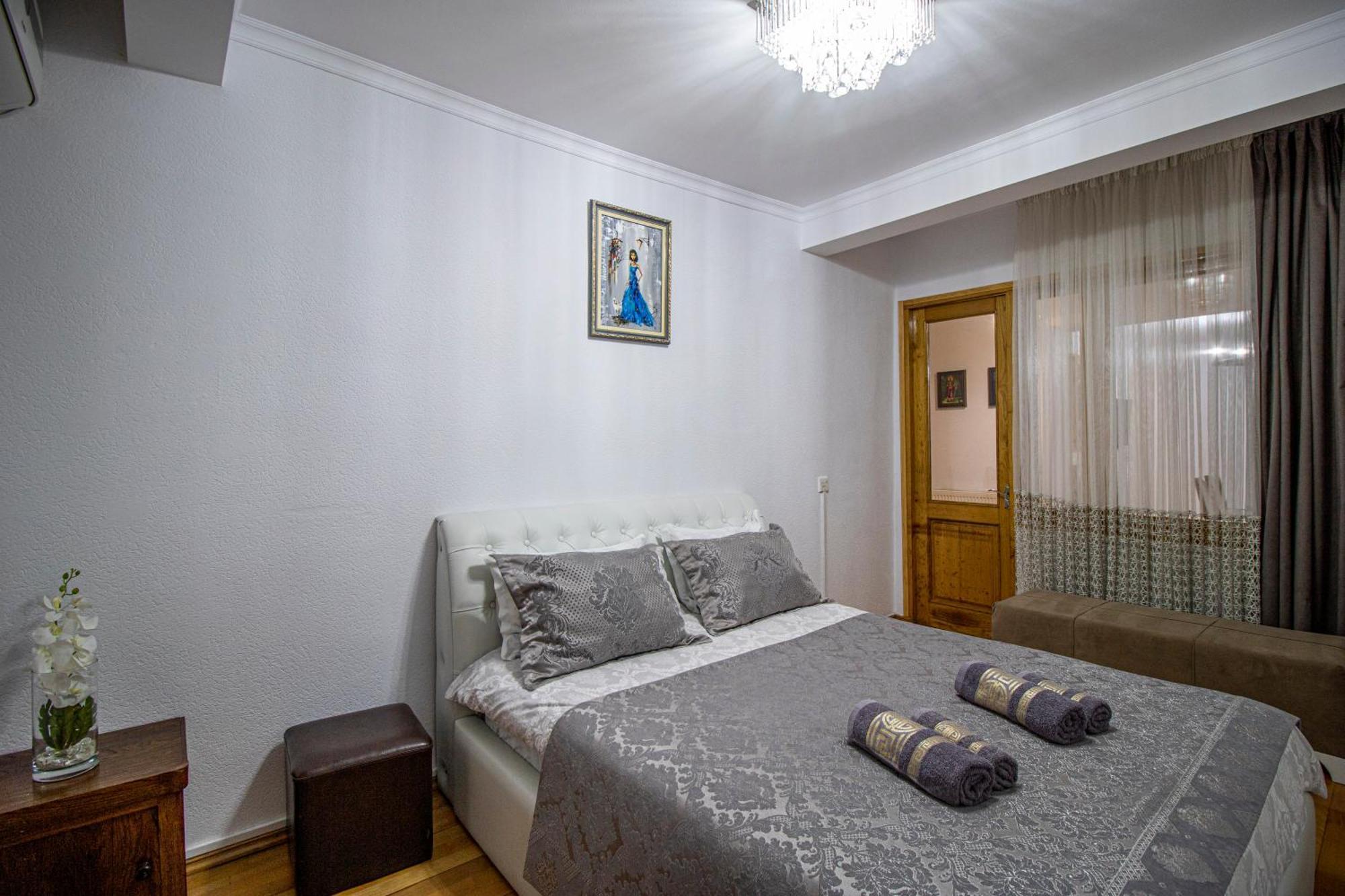Cozy Apartment On Kostava Tbilissi Extérieur photo