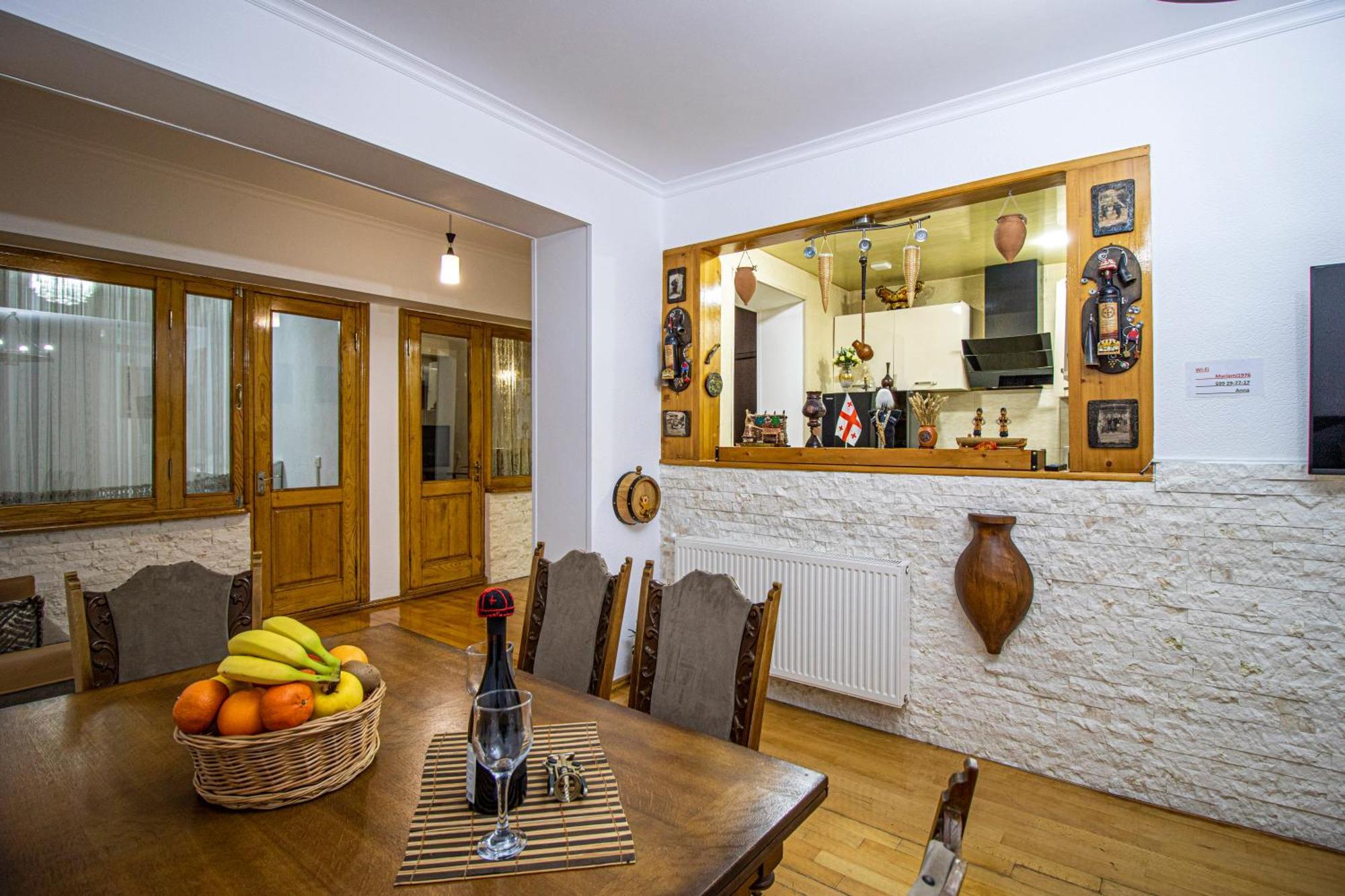 Cozy Apartment On Kostava Tbilissi Extérieur photo